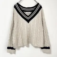 アルシーヴ　Ｖネックセーター　ケーブル編み　ライトベージュ×ネイビー　スクール