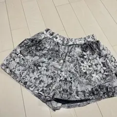 AQUA 花柄 フレアショートパンツ