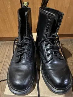 Dr. Martens 8ホールブーツ　UK3