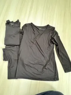 ユニクロヒートテック　上２枚下１枚セット　140