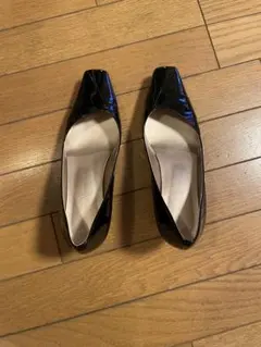 銀座かねまつ　黒エナメルパンプス