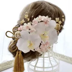 桜　サクラ　と胡蝶蘭 コチョウラン　造花の髪飾り　卒業式 、結婚式、成人式に