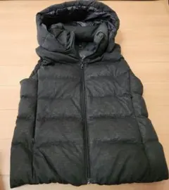 値下げしました‼️UNIQLO フード付きダウンベスト