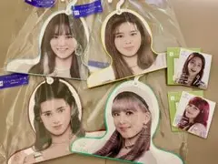 niziuクジ　ハンガーと色紙のセット　おまけ付き