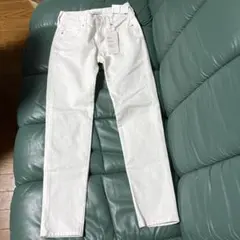 アズール❤️真っ白なデニム❤️新品未使用‼️めちゃくちゃ可愛い❤️