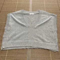 グレー Vネック ニットベスト クロップド丈　ノースリーブ　セットアップ