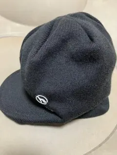 アダバット　ニット帽 キャップ 白ロゴ