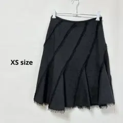フレアスカート　XS ブラック　斜め切り替えデザイン　デニム風　フリンジ