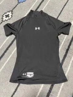 Under Armour ブラック アンダーシャツ YMD