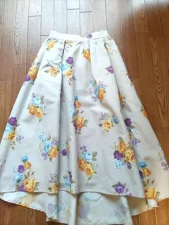 花柄フレアスカート クリーム色