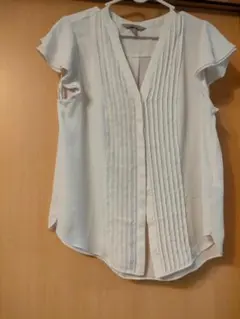 H&M　ブラウス　白　Vネック　ピンタック