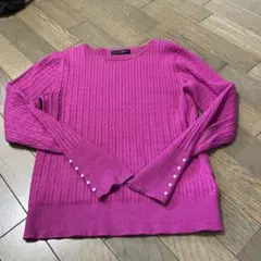 リブ編み ピンクニット 長袖 パール飾り付き