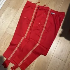 adidas デサント製 レトロ トラックパンツ 新品　赤 ゴールドライン