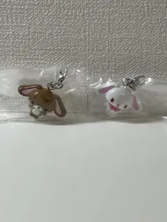 サンリオ　めじるしアクセサリー　しろうさ&くろうさのセット