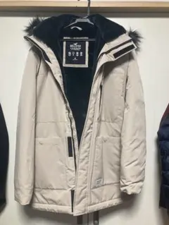 HOLLISTER フード付きベージュアウター