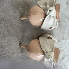 ダイアナ　ベージュ ポインテッドトゥ ハイヒール