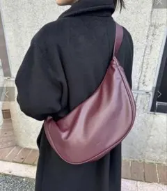 loti（mystic）　ワンショルダークロワッサンBAG（ボルドー）