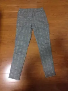 グレー系チェック柄 スリムフィットパンツ
