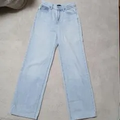 UNIQLO ユニクロ　ワイドストレートデニム 22（56cm）ライトブルー
