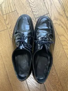 コムデギャルソンオムプリュスエナメル黒のレザー ドレスシューズイングランド製