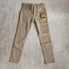 ベージュ パンツ