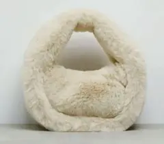 ZARA　フェイクファーハンドバッグ　エクリュ