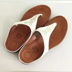 FitFlop フィットフロップ サンダル ホワイト　23-23.5　ビジューのサムネイル