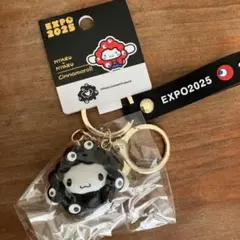 シナモンロール　﻿大阪万博　サンリオ黒ミャクミャクなりきりキーホルダー