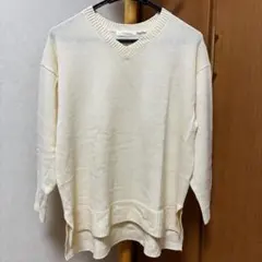 アイボリー Vネック 長袖セーター