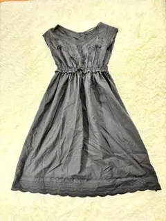 alicia PAGEBOY 刺繍 Vネック フレアワンピース F