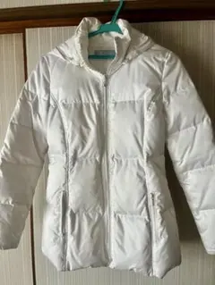 白いダウンジャケット