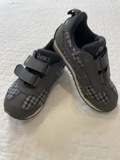 み*。様 ファミリア　asicsスニーカー グレー チェック　17センチ　美品