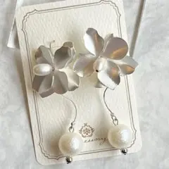 【No152】 ホワイト　ウェディング　ブライダル　ピアス　イヤリング