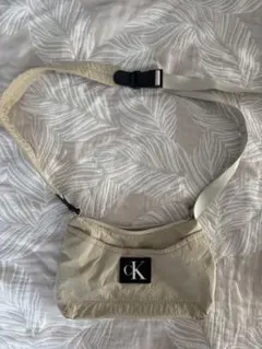 Calvin Klein ショルダー バッグ ベージュのサムネイル