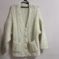 アイボリー ファー風ニットカーディガン