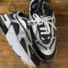 NIKE スニーカー　22.5 フュリオサのサムネイル