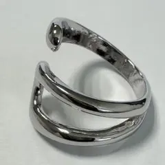 人気商品　シルバーリング　スパイラル　フリーサイズ　指輪　韓国　おしゃれ