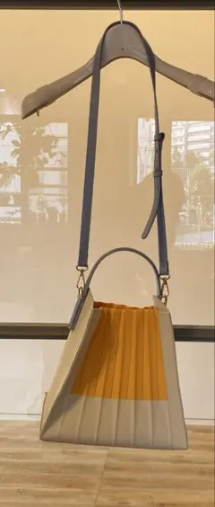 ZARA プリーツデザイン ショルダーバッグ