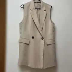 GU ベージュ ダブルノースリーブベスト