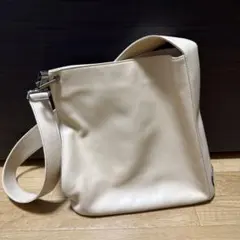 【極美品】GUCCI レディースショルダー バッグ レザーのサムネイル