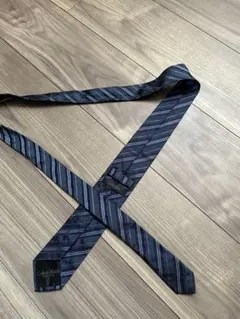 美品　CK カルバンクライン　ネクタイ　ネイビー　スリム　ストライプ　イタリア製