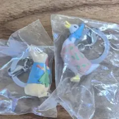 ガチャガチャ　ピーターラビット　めじるしアクセサリー　2種　まとめ売り
