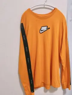 The NIKE TREE Tシャツ