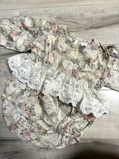 美品　バースデイ　コトリ　花柄レース　ロンパース