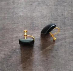 イヤリング　レトロ　ポップ　ブラック　黒　ゴールド　中古　アクセサリー
