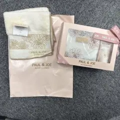 ポール&ジョー　ハンカチ　ポーチ&ハンドクリームセット