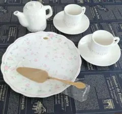 ティーセット&ケーキ皿　ティカップ&ソーサー&ティポット　ケーキ皿&サーバーのサムネイル