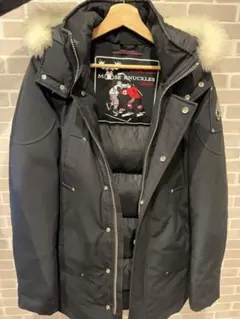 Moose Knuckles ブラックダウンジャケットのサムネイル