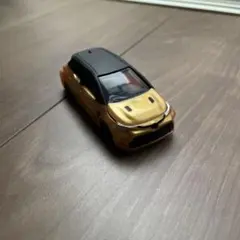 トヨタ GRカローラ ミニカー ゴールドのサムネイル