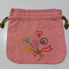花と蝶の刺繍入りピンク巾着袋